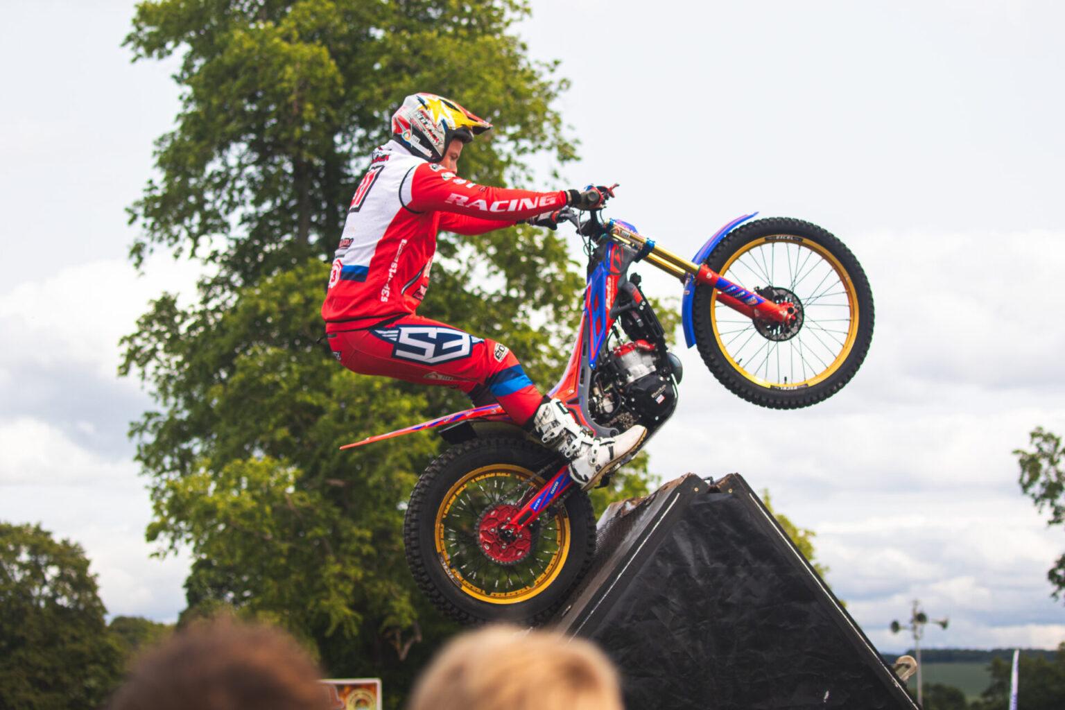 Motorbike Stunt Show (9)